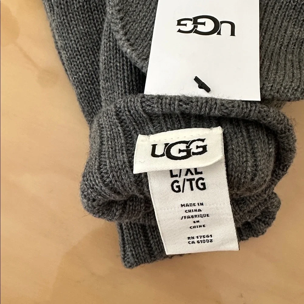 UGG Charcoal Knit Fingerless Mittens. Size L/XL.